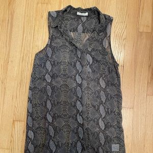 Lush long sheer snakeskin top 🐍